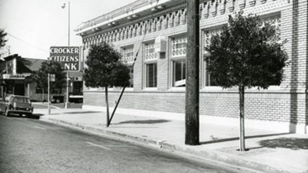 H.C. Muddox bricks were also used for the Citizens Bank of Oak Park at 2863 35th Street, established by Harry C. Muddox in 1909 (Photo: Center for Sacramento History)